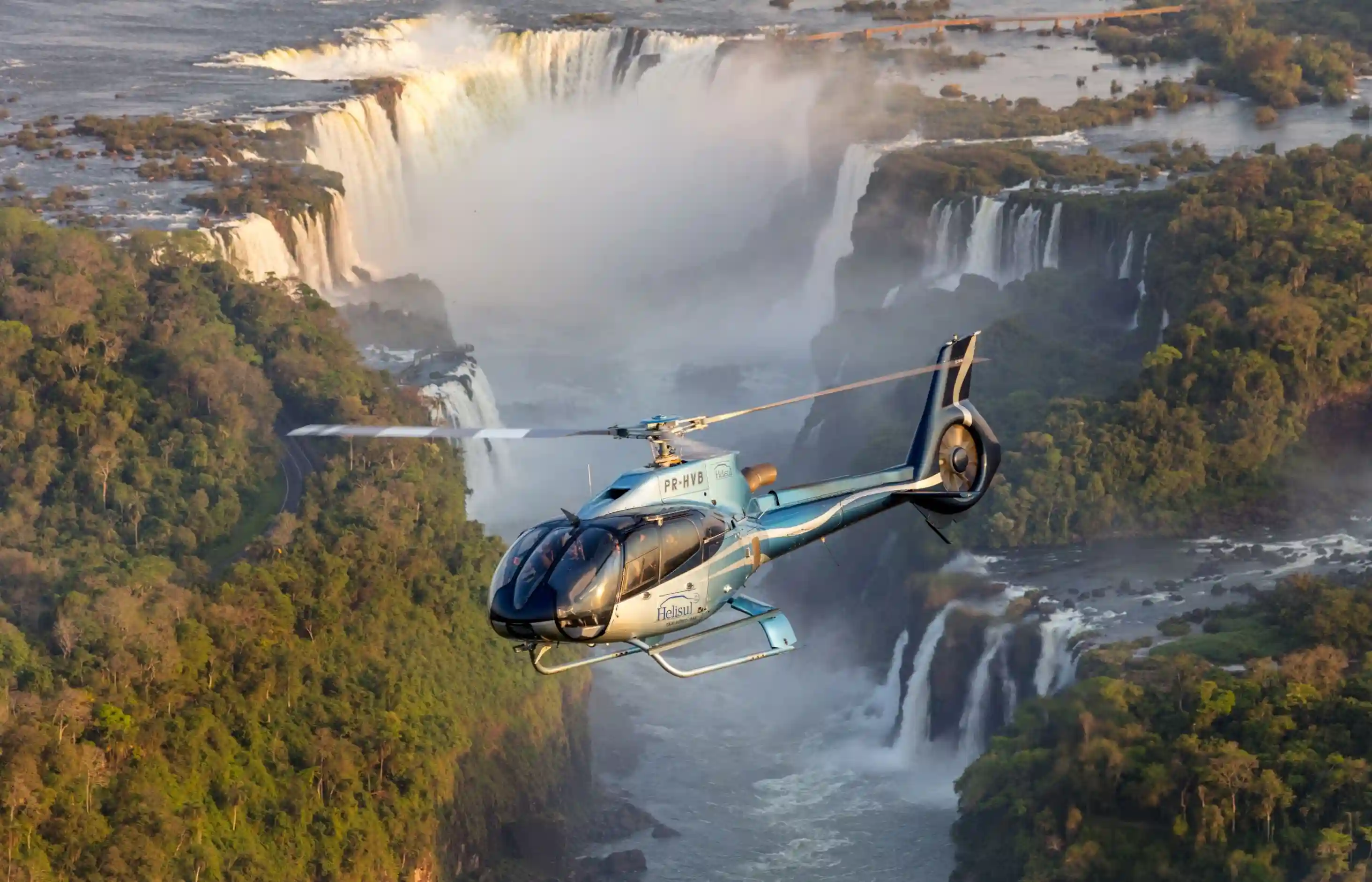 Helicóptero nas Cataratas — Foz do Iguaçu